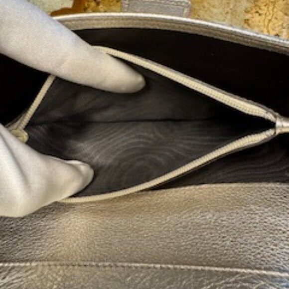 Gucci Metallic Beige and Gold Continental D-Ring GG Canvas - Picture 3 of 9